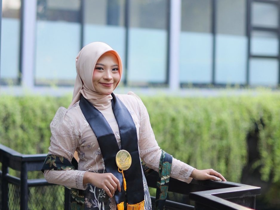 Wisudawan Terbaik HPI