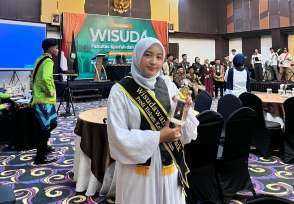 Wisudawati Terbaik